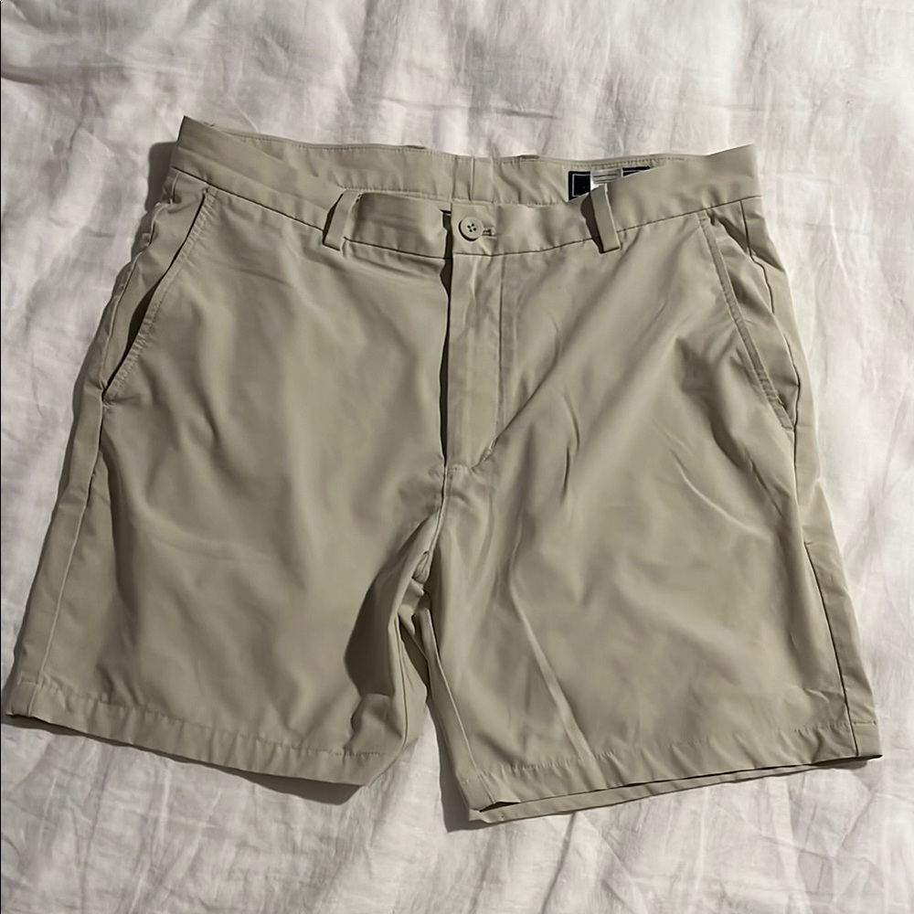 Vineyard Vines performance breaker shorts